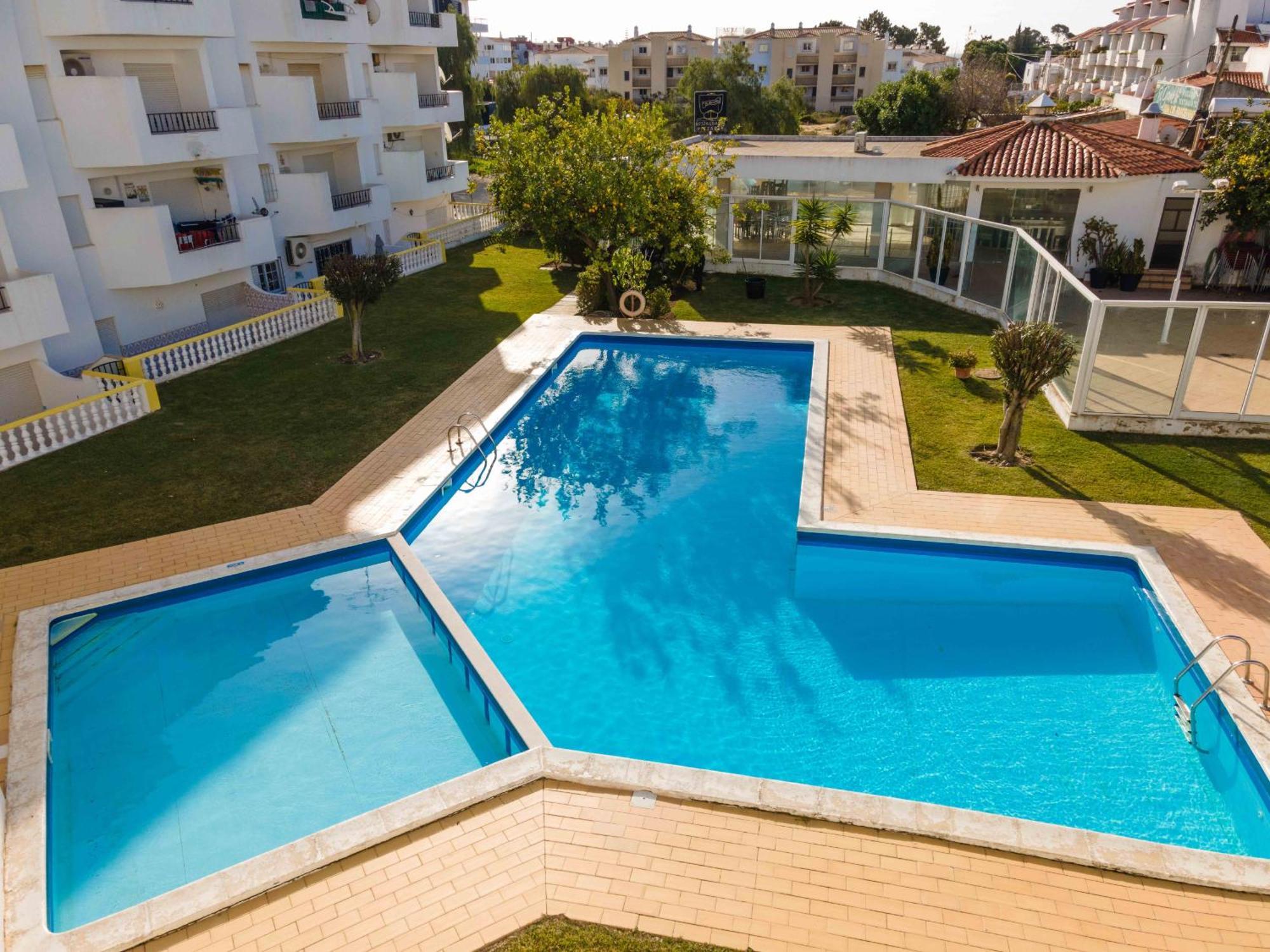 אלבופיירה Santa Eulalia 2-Bedroom Apartment - Swimming Pool - Wifi מראה חיצוני תמונה