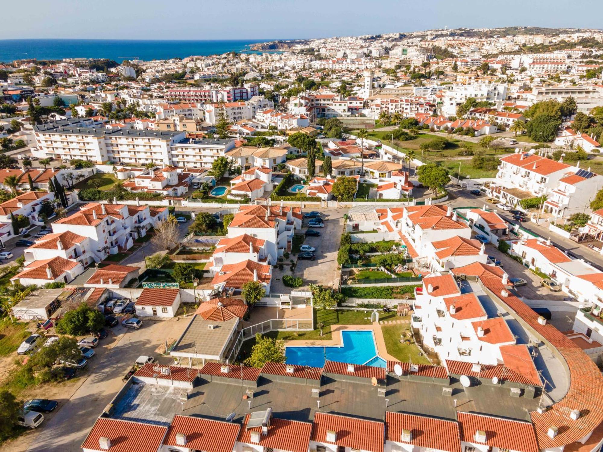 אלבופיירה Santa Eulalia 2-Bedroom Apartment - Swimming Pool - Wifi מראה חיצוני תמונה